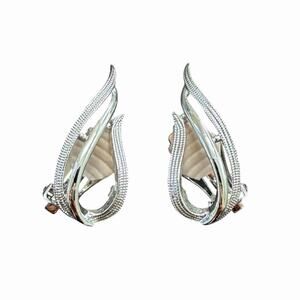 Sarah Coventry Silver Tone Abstract Ribbon Clip On Earrings Modernist Openwork